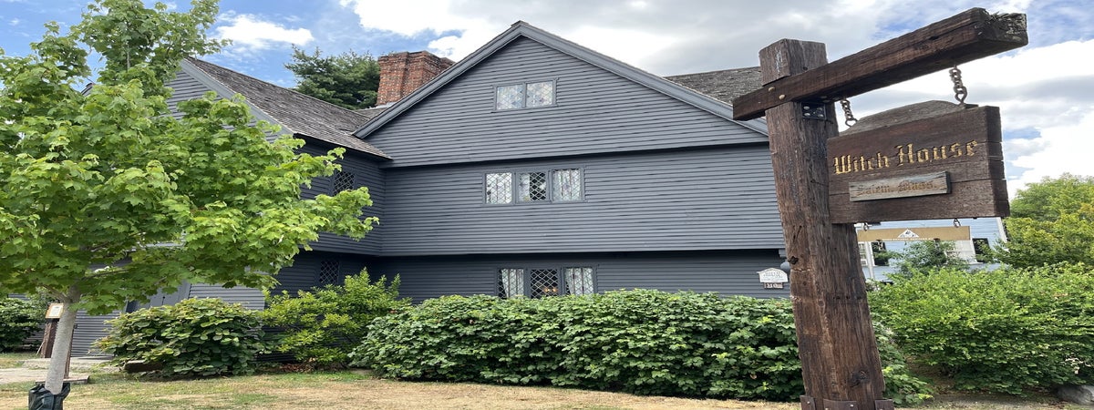Salem Day Trip from Boston by Train: The Legacy of Witches in Boston, Massachusetts