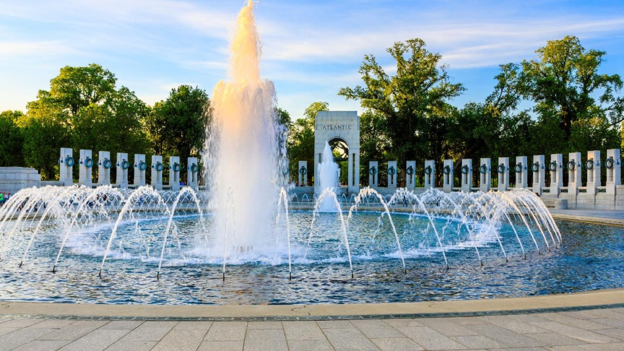 Fountains rise, wreaths honor—WWII Memorial’s grandeur meets reflection and reverence in DC.