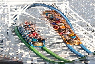 Colossus - Six Flags Magic Mountain in Valencia, California