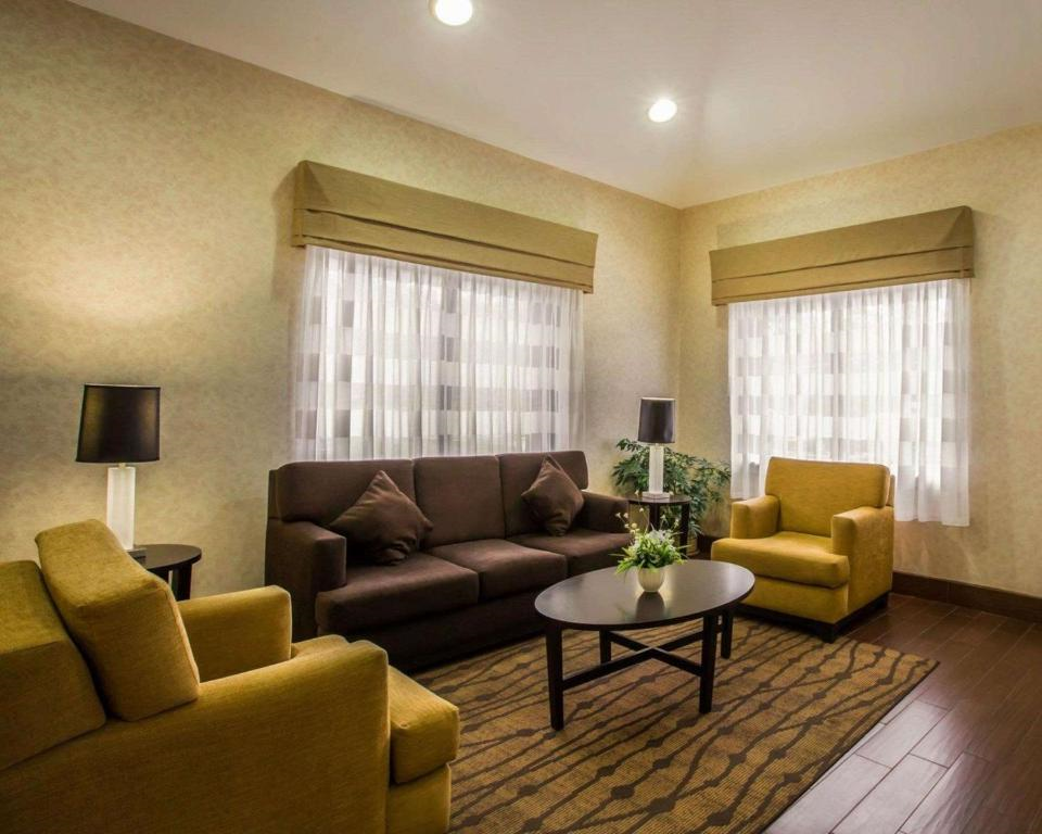 Lounge area