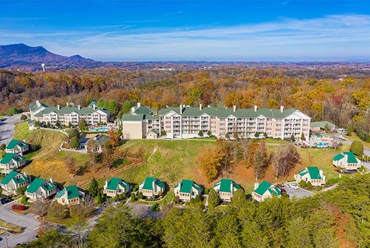 Aerial view of Sunrise Ridge Resort in Pigeon Forge, TN with views of the mountains behind the resort.