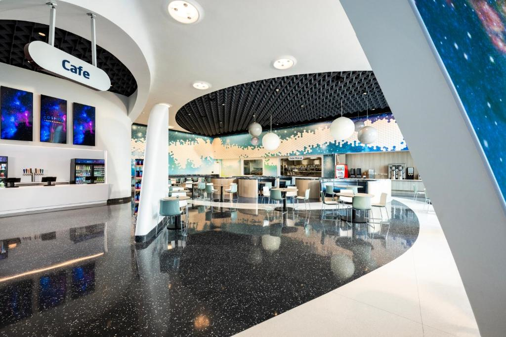 Coffee bar and grab-and-go onsite