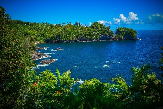 Onomea Bay in Hawaii