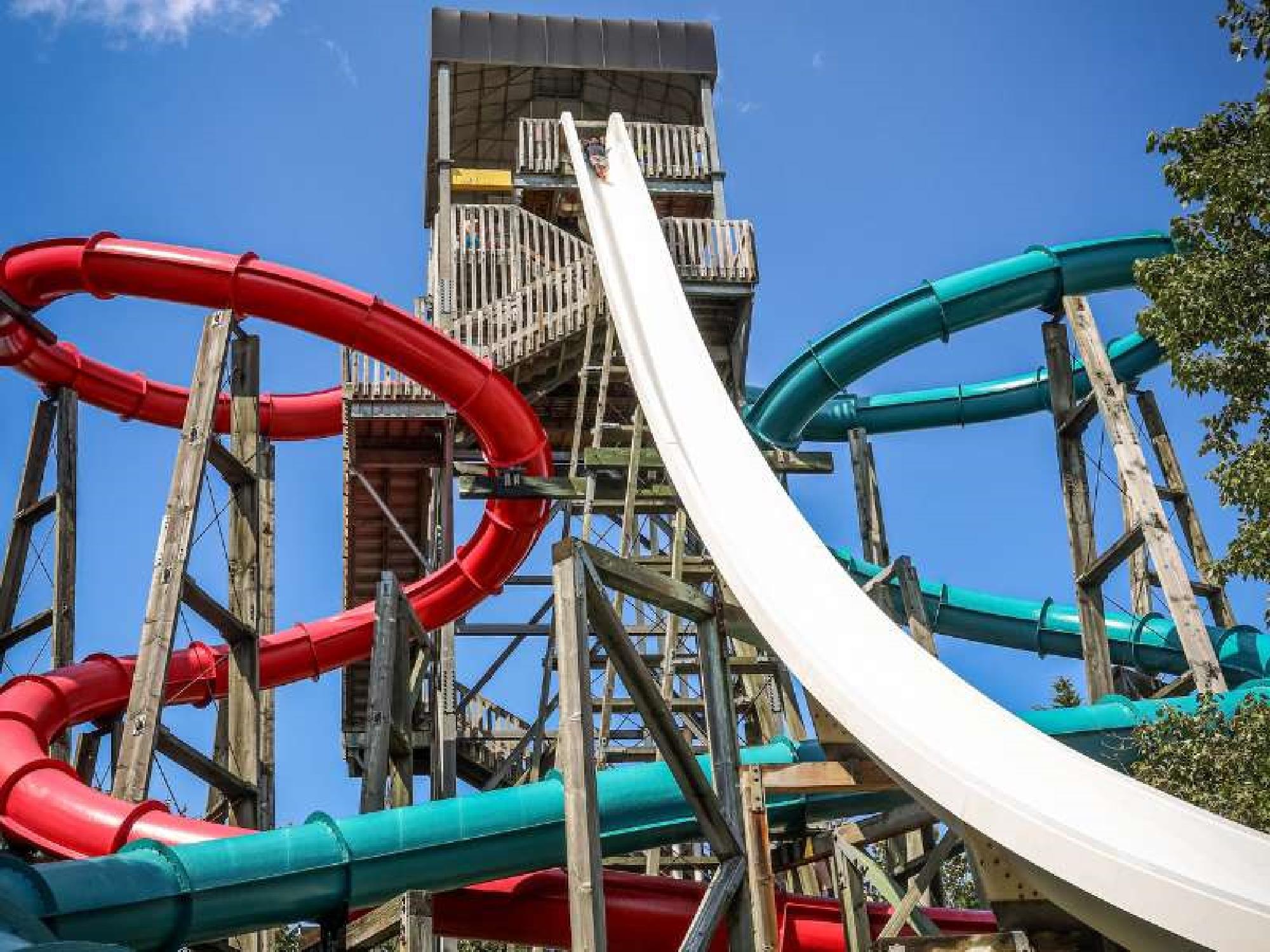 High-speed drops on the colorful Twin Twisters tower.