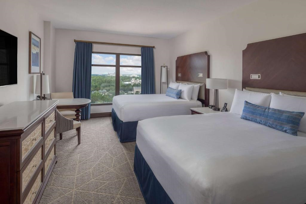 Guest room with two queen beds