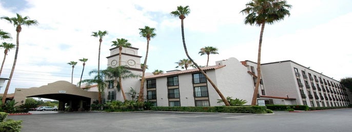 Buena Park Grand Hotel & Suites in Buena Park, California