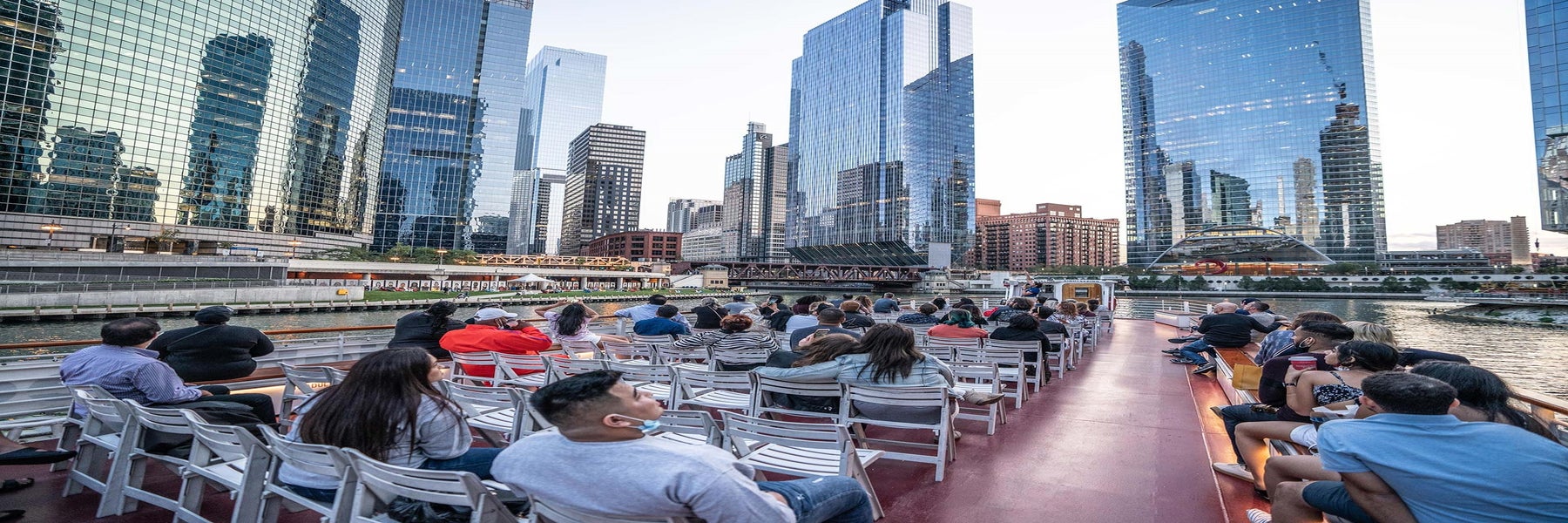 Architecture River Tour from Michigan Avenue in Chicago, Illinois