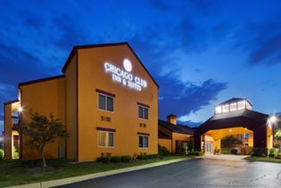 Chicago Club Inn & Suites in Westmont, Illinois