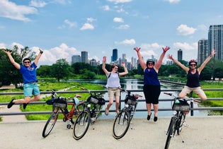  Chicago's Lakefront Neighborhoods Bicycle Tour in Chicago, Illinois