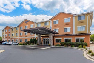 Comfort Inn Gurnee near Six Flags in Gurnee, Illinois