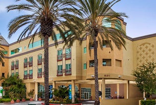 Desert Palms Hotel & Suites in Anaheim, California