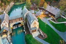 Dogwood Canyon Nature Park in Lampe, Missouri