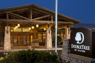 DoubleTree by Hilton Hotel Libertyville - Mundelein in Mundelein, Illinois