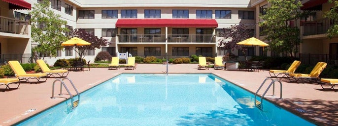 DoubleTree Suites by Hilton Hotel Cincinnati - Blue Ash in Sharonville, Ohio