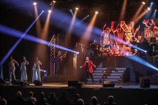 Doug Gabriel - The Ultimate Variety Show in Branson, Missouri