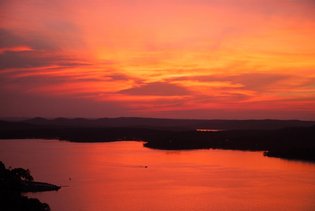 Pink Jeep Branson Downtown to Mountaintop Sunset Tour in Branson, Missouri