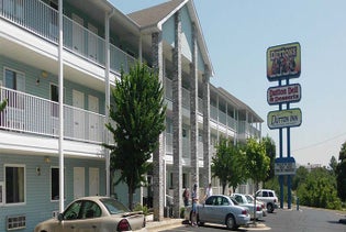 Dutton Inn in Branson, Missouri