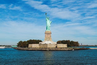 Early Access Statue of Liberty and Ellis Island Tour in New York, New York