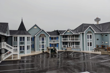 Falls Lodge & Suites in Niagara Falls, Ontario