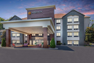 La Quinta Inn & Suites by Wyndham Pigeon Forge-Dollywood in Pigeon Forge, Tennessee