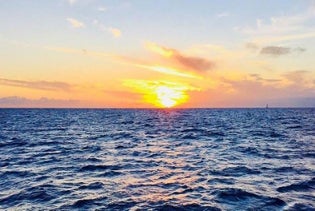 Waikiki Sunset Cocktail Cruise in Honolulu, Hawaii