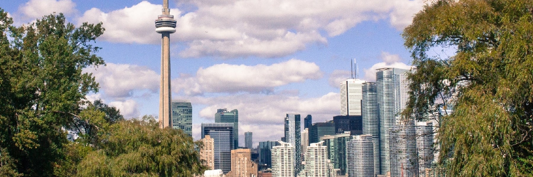 1-Hour Toronto Harbour Tour with Live Narration in Toronto, Ontario