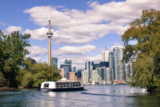 1-Hour Toronto Harbour Tour with Live Narration in Toronto, Ontario