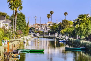 Visit Venice Beach Neighborhood: Private 2-hour Walking Tour in Venice, California