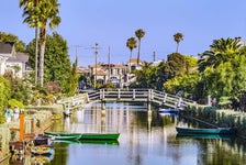 Visit Venice Beach Neighborhood: Private 2-hour Walking Tour in Venice, California