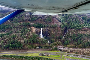 Columbia River Gorge & Multnomah Falls Scenic Air Tour in Troutdale, Oregon