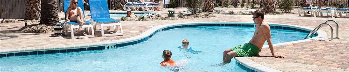 Pigeon Forge Hotels with Outdoor Pool