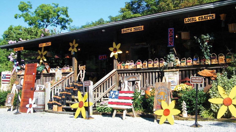 exterior ground view of woodworking and gifts at Aunt Debby's Country Store in Pigeon Forge, Tennessee, USA