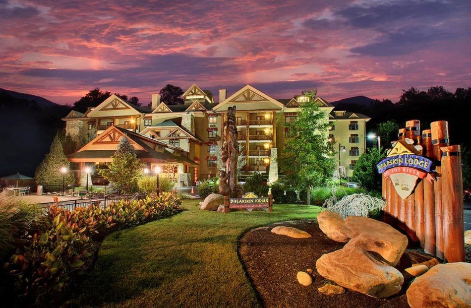 exterior night view of Bearskin Lodge Hotel in Gatlinburg, Tennessee, USA