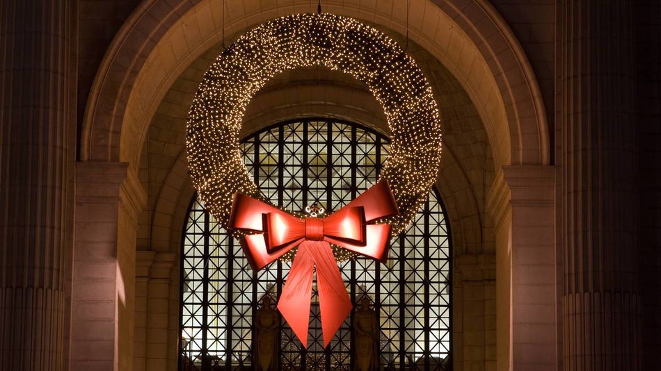 external view of union station with light up wreath in washington dc