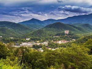 How Much Does It Cost To Go To Gatlinburg Tennessee?