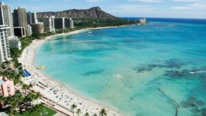hawaii coastline with hotels and resorts