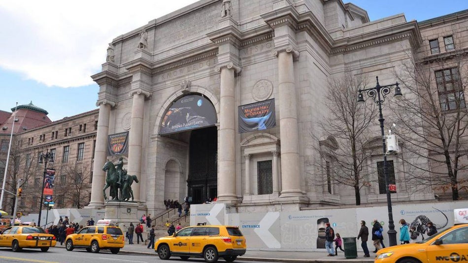 exterior of nyc museum of natural history