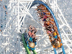 Magic Mountain Six Flags - ﻿2023 Insider's Guide to the Park