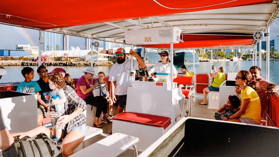 Hawaii Glass Bottom Boat Tour ﻿🐠 2023 Discounts & Reviews