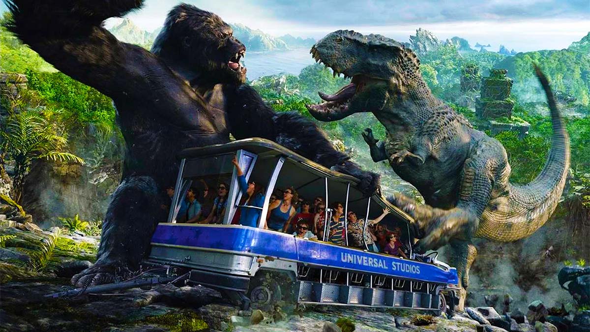 Tourists at the King Kong Ride at Universal Studios.