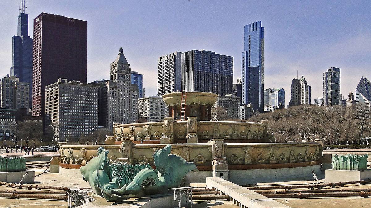 Buckingham Fountain in Downtown Chicago.