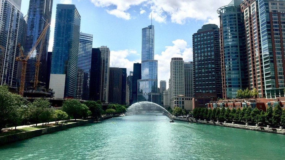 chicago river with buildings and skyline