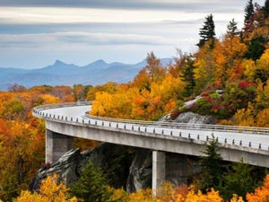 The Best Scenic Drives in the Smoky Mountains for Fall Colors