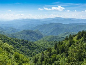 Things to Do in Gatlinburg for Couples: 29 Unforgettable Romantic Ideas