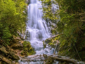 Waterfall Hikes Smoky Mountains - 12 Stunning Trails to Explore