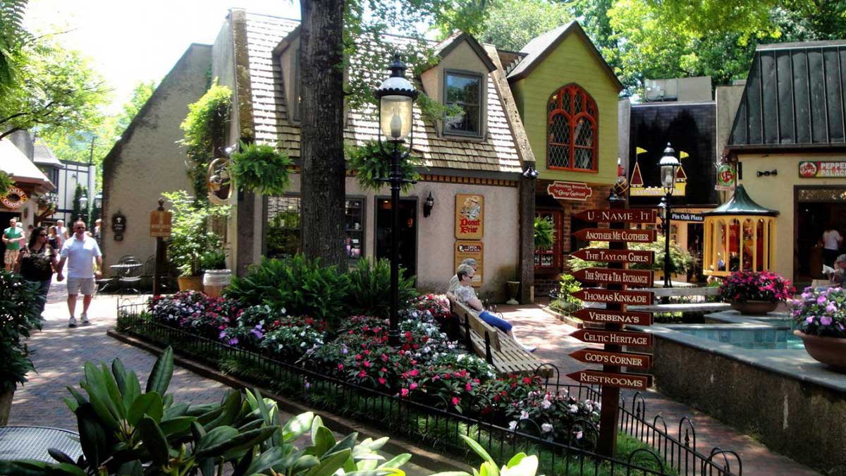 Gatlinburg vs Pigeon What's the Difference?