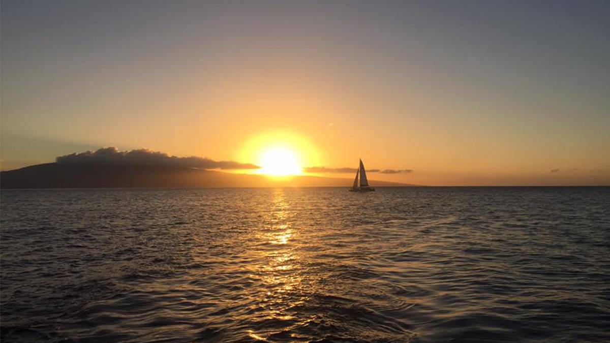 sunset cruise ship in kaanapali beach in maui hawaii
