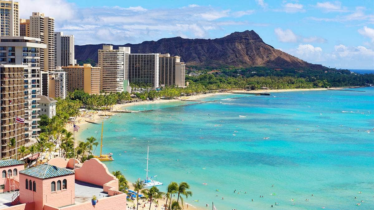 Things to Do in Waikiki 🌊 Sun, Surf, & Endless Adventure