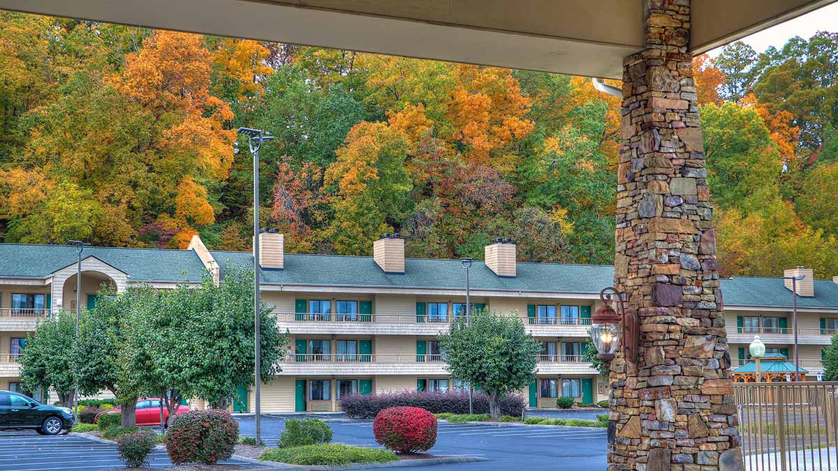 Exterior View of the Quality Inn & Suites at Dollywood Lane during fall - Pigeon Forge, Tennessee, USA