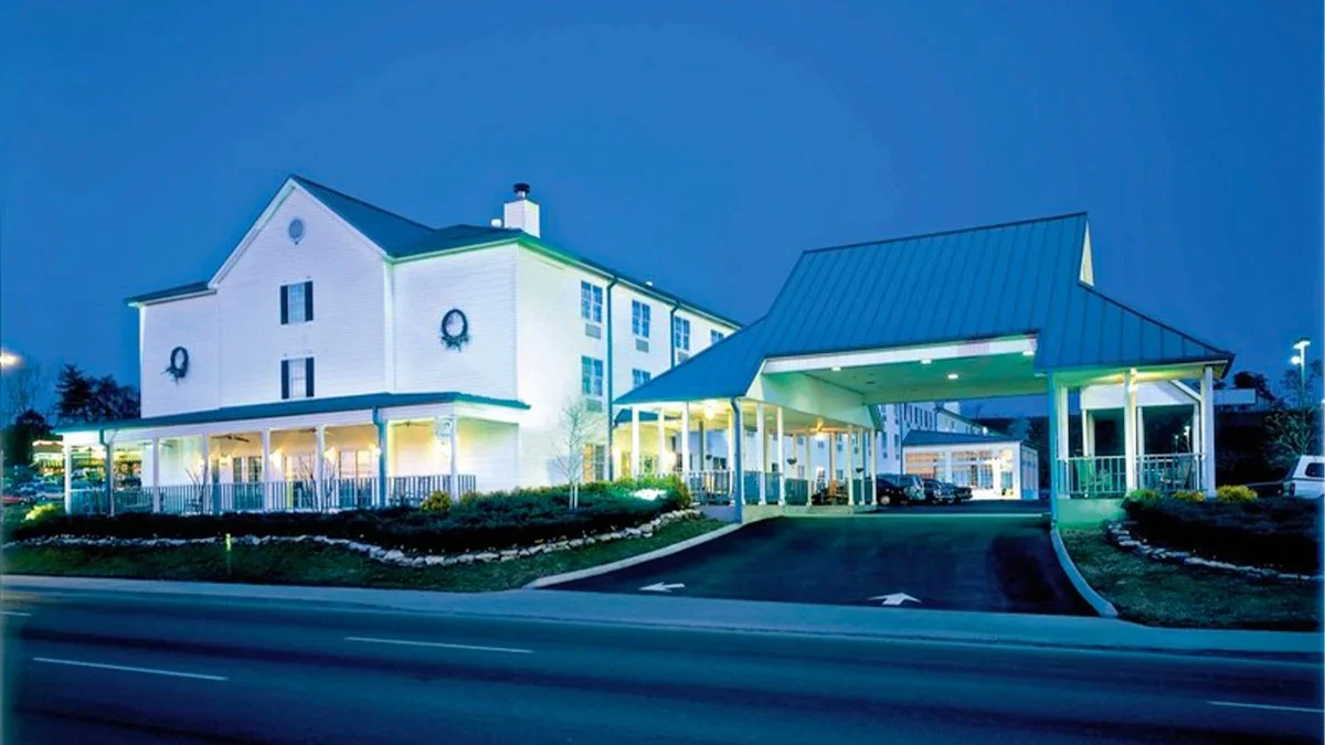 Exterior View of Ramada Parkway North in the Evening - Pigeon Forge, Tennessee, USA